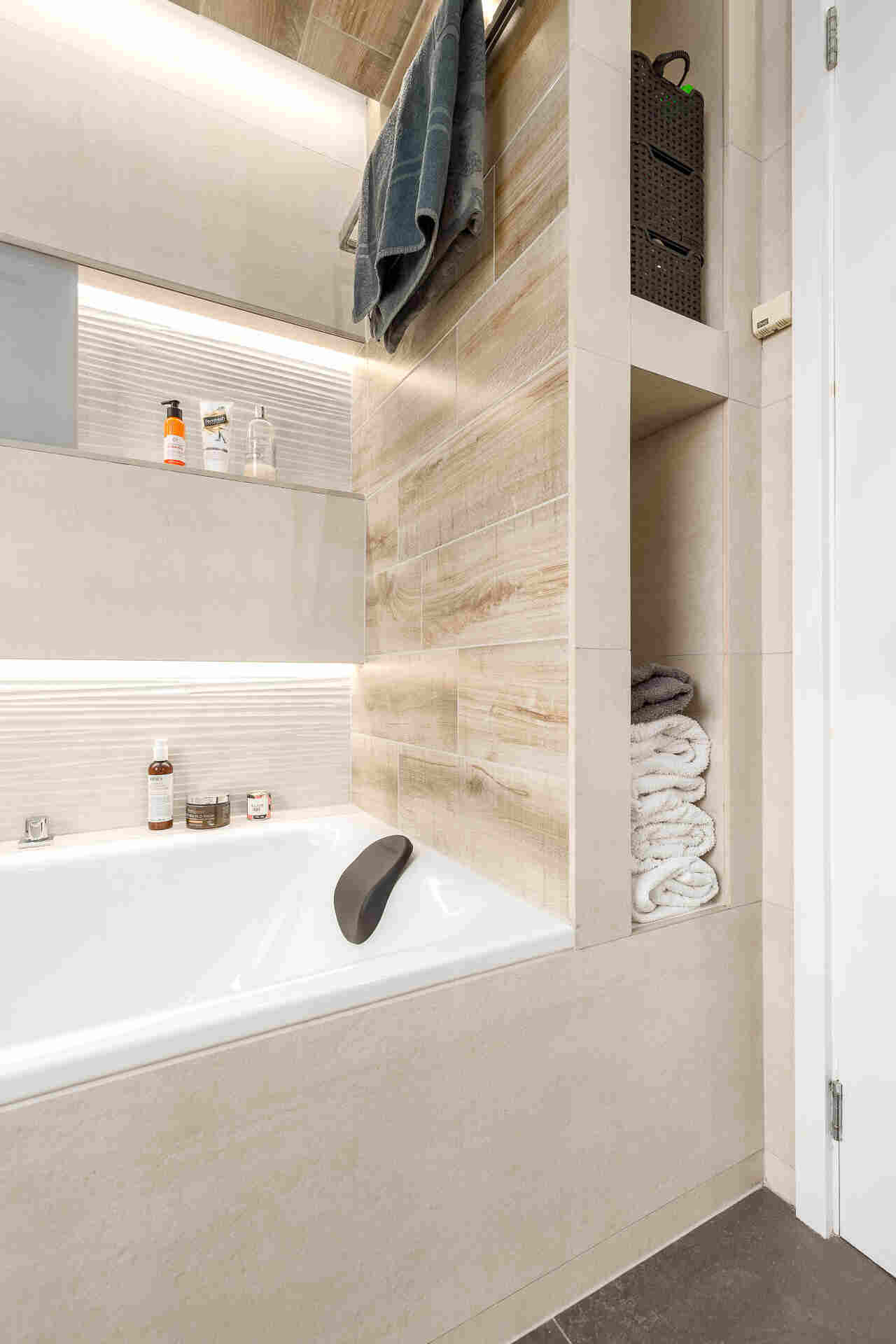 Bathtub Instil Design